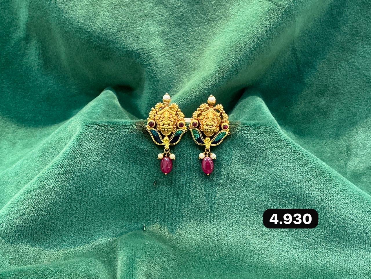 Traditional Lion Motif Earrings view 5