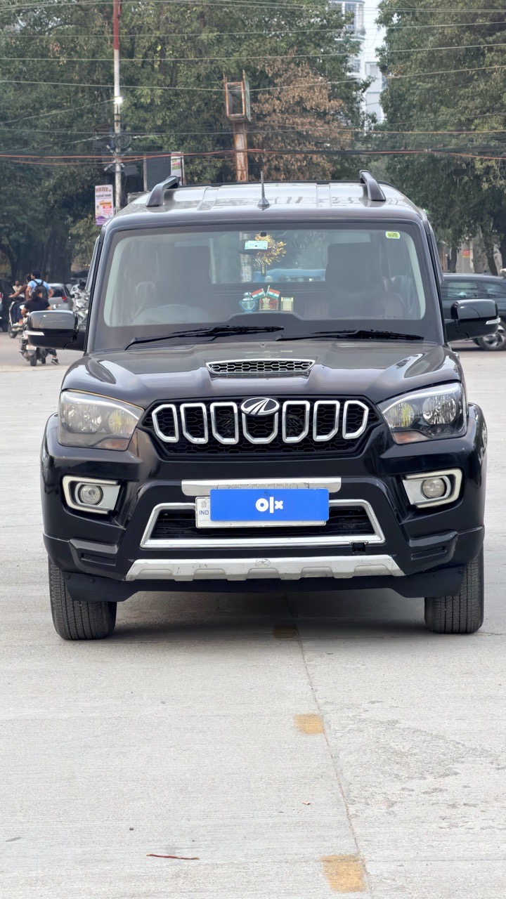 Mahindra Scorpio S5 view 2