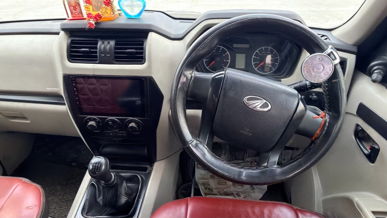 Mahindra Scorpio S5 view 6