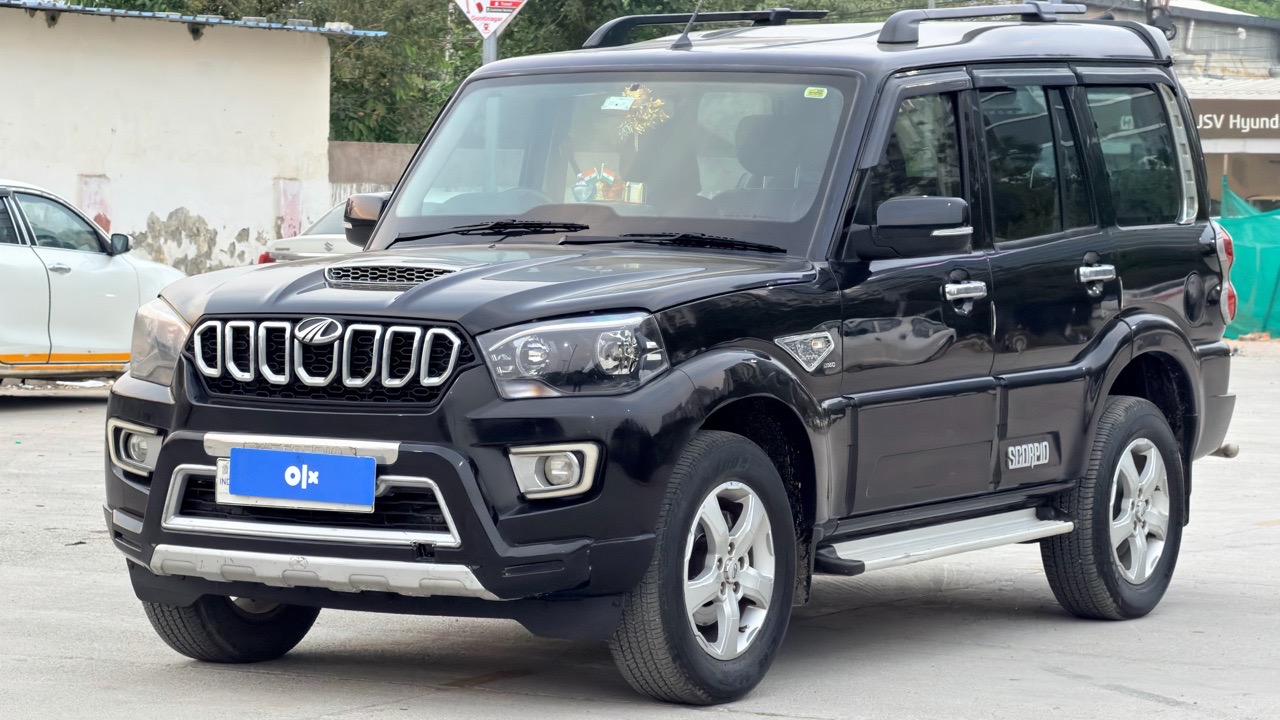 Mahindra Scorpio S5 view 3