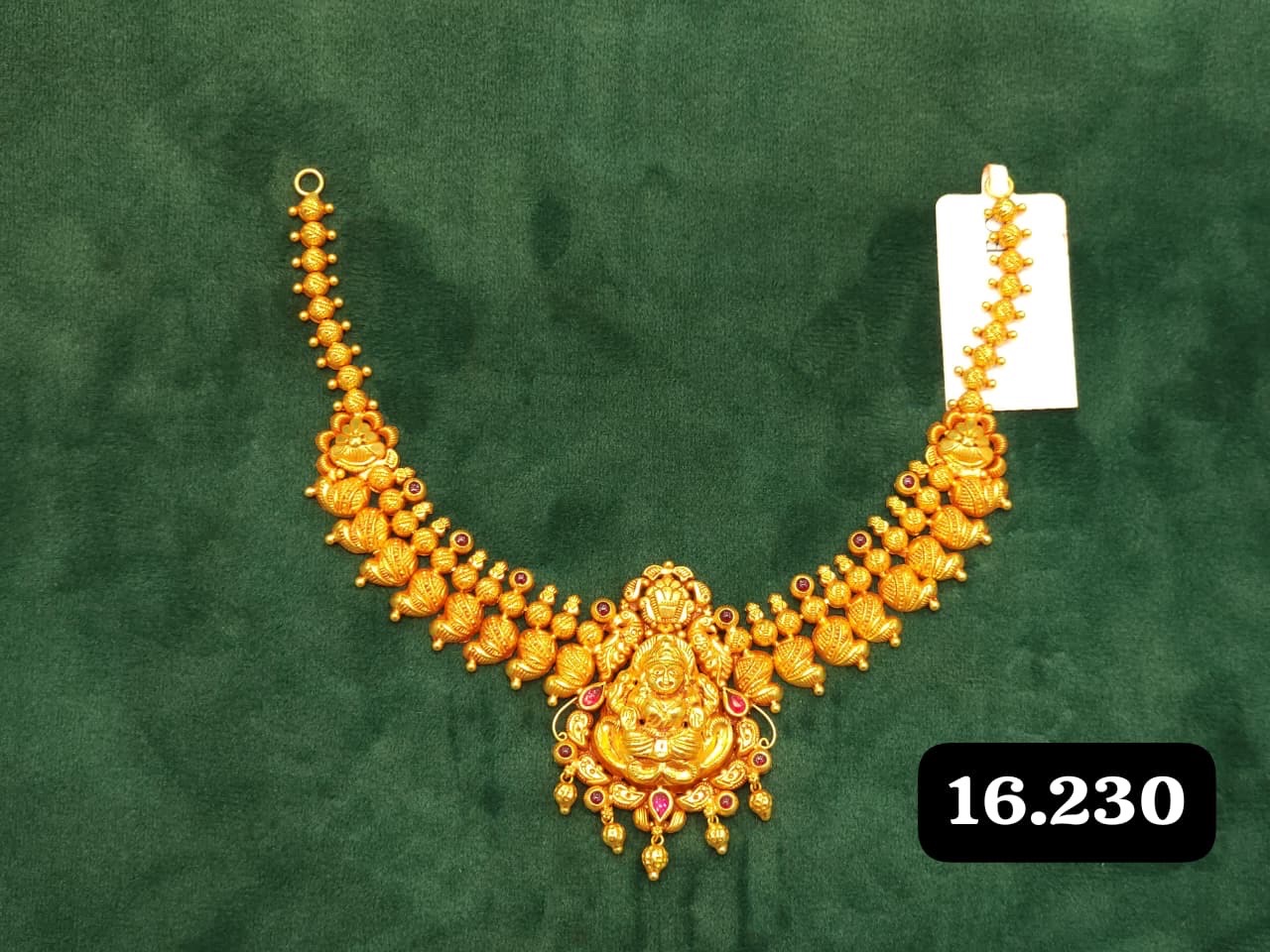 Pendent Necklace view 3