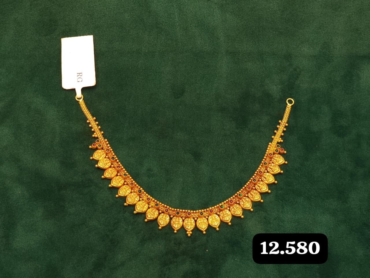 Traditional Neklace view 2