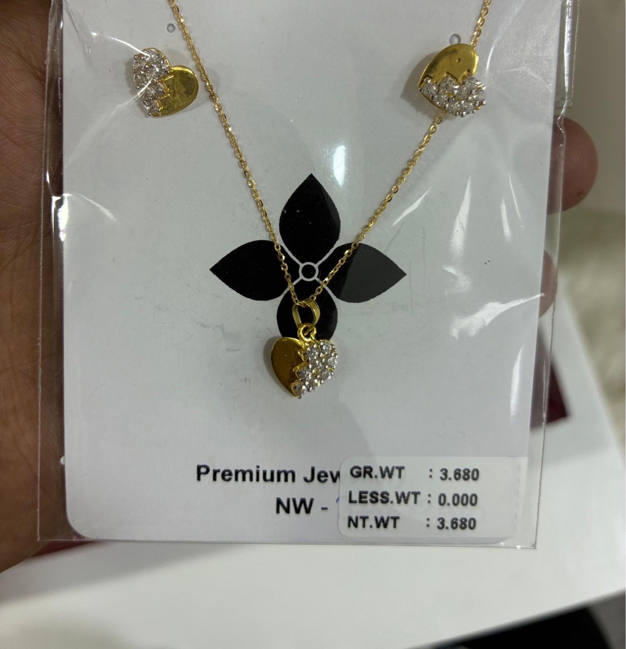 Premium Flower Pendant Necklace view 2