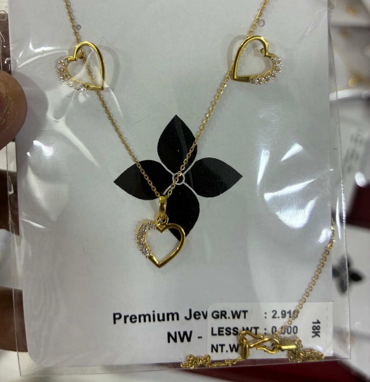 Premium Flower Pendant Necklace view 9