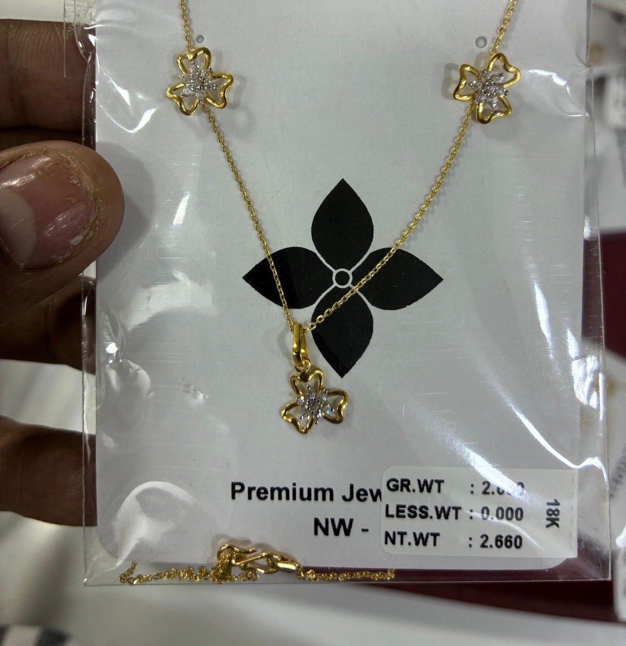 Premium Flower Pendant Necklace view 10