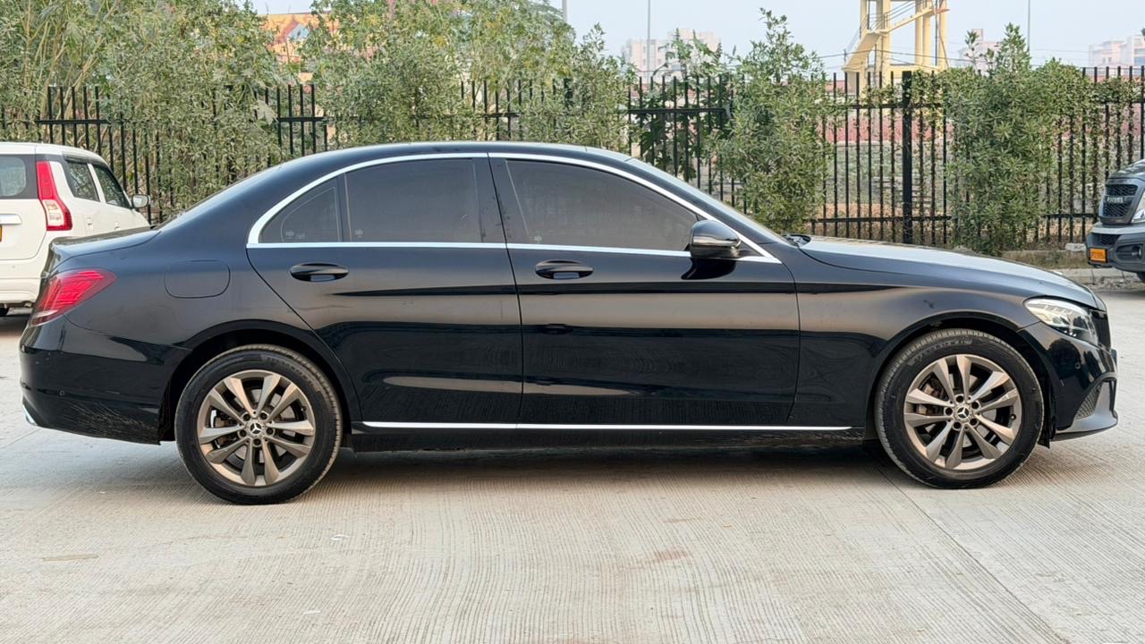 Mercedes-Benz C-Class view 7