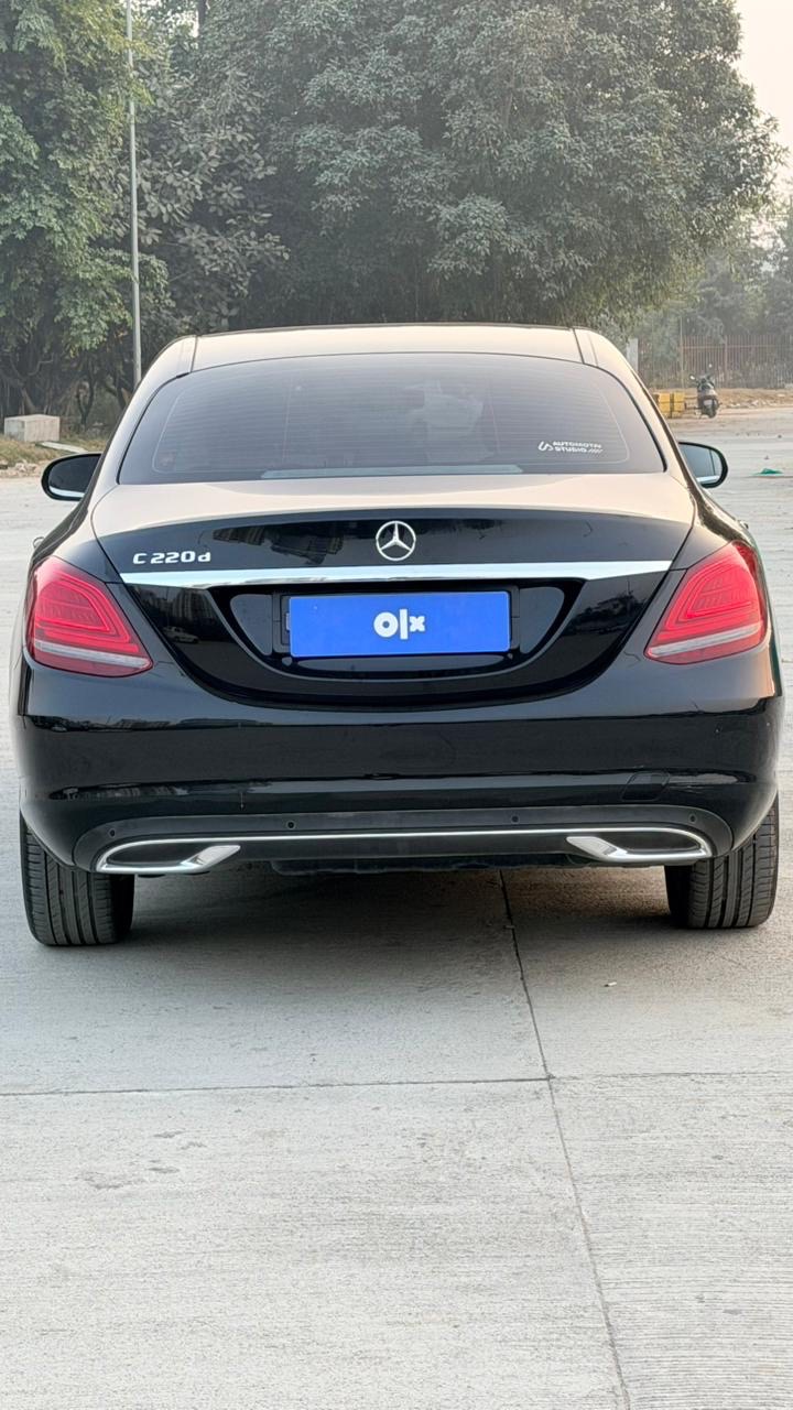 Mercedes-Benz C-Class view 2