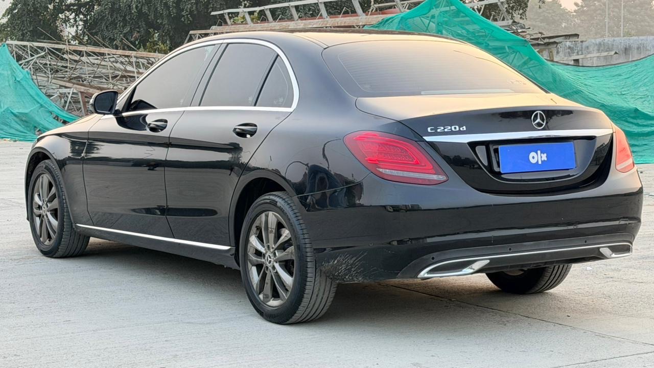 Mercedes-Benz C-Class view 4