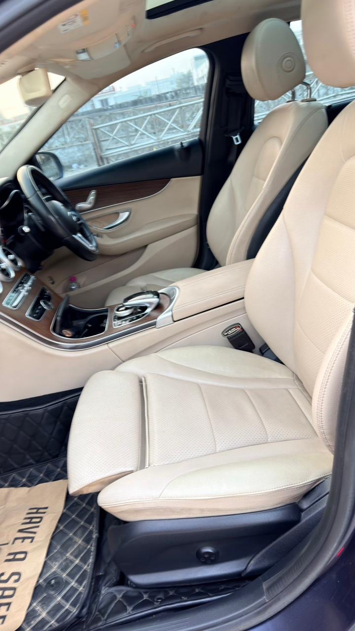 Mercedes-Benz C-Class view 10