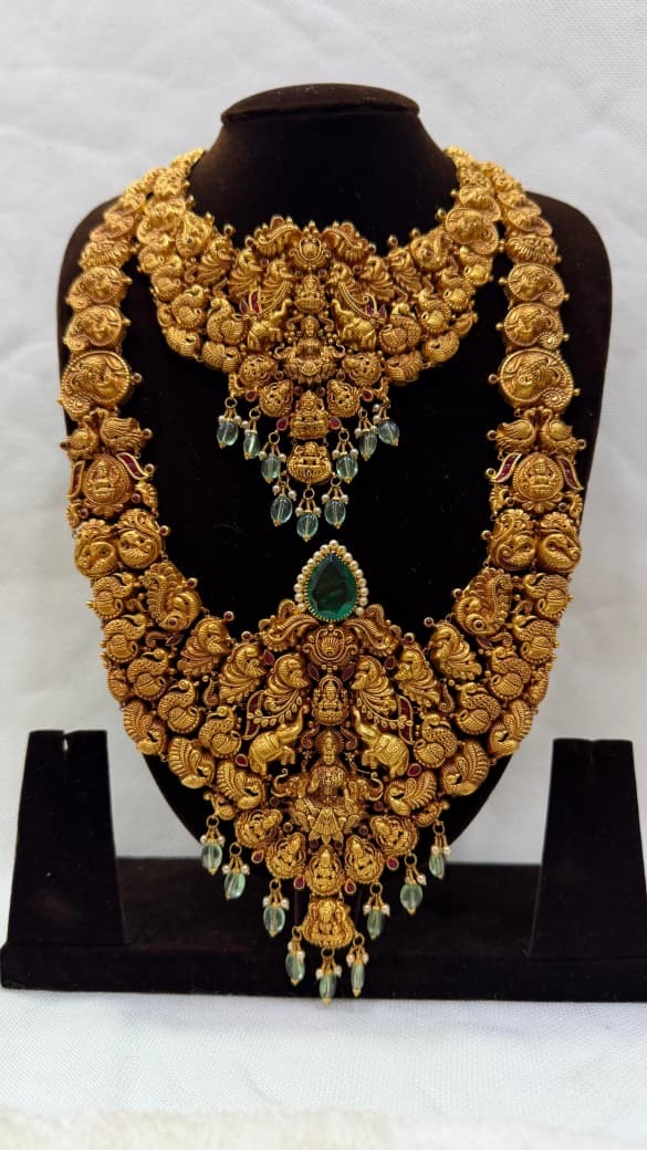 Temple Gold Necklace Set view 4