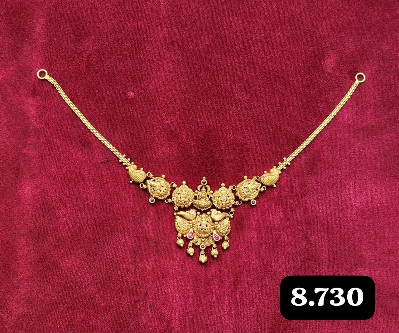 Traditional Pendent Gold Necklace
