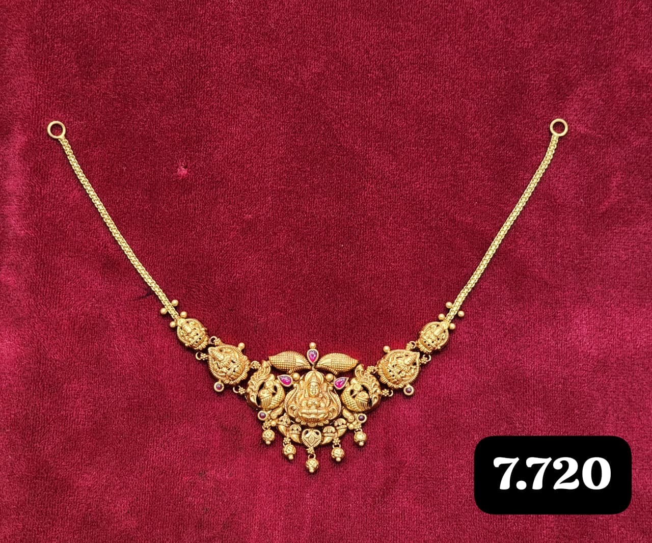 Traditional Pendent Gold Necklace view 3