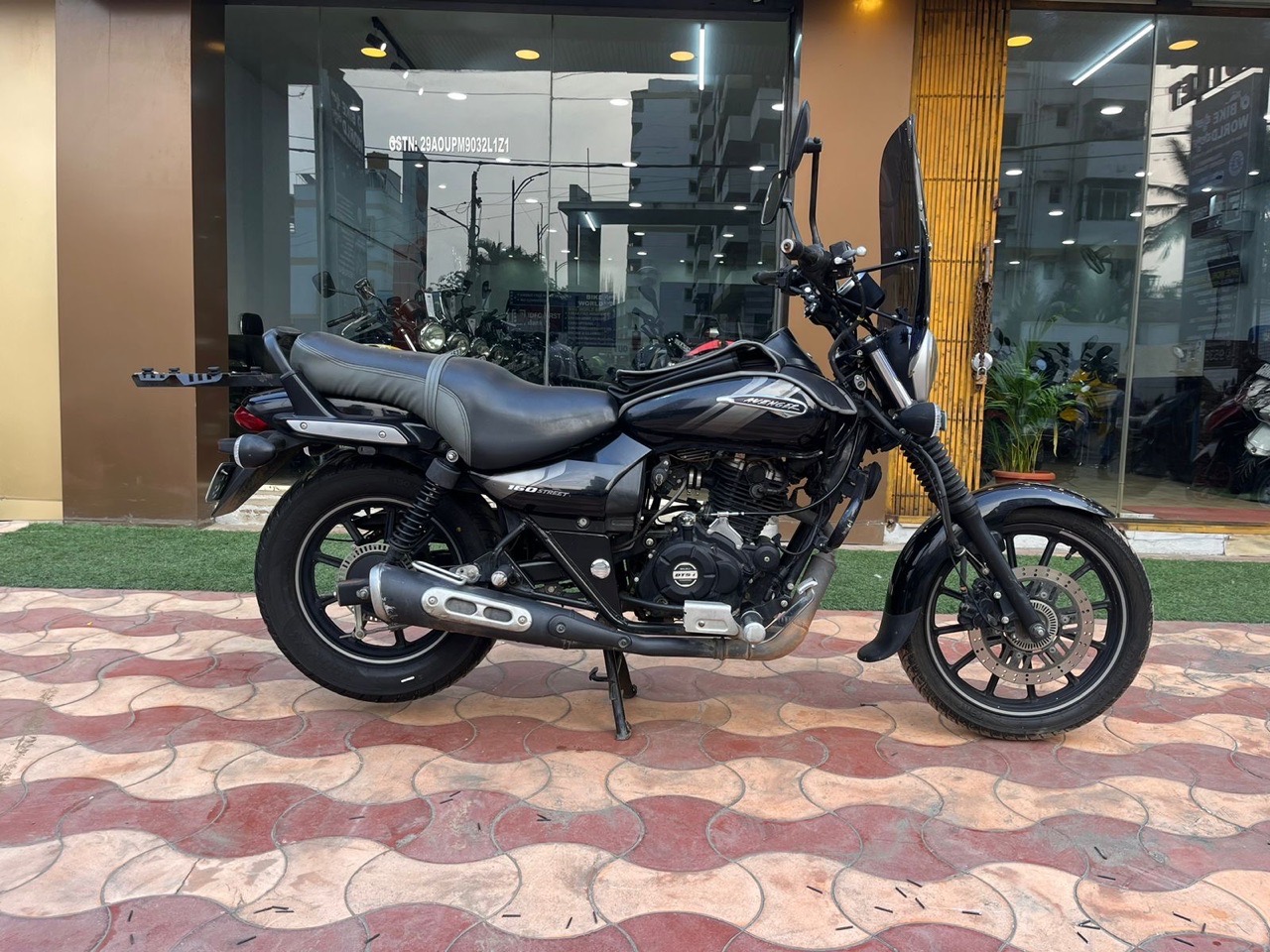 Bajaj Avenger Street 160/2022 Model view 4
