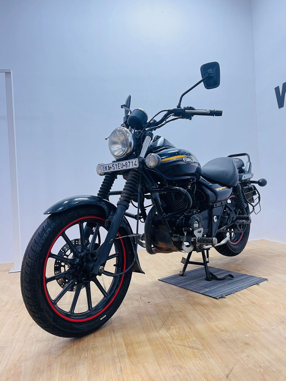 Bajaj Avenger/2016 Model view 3