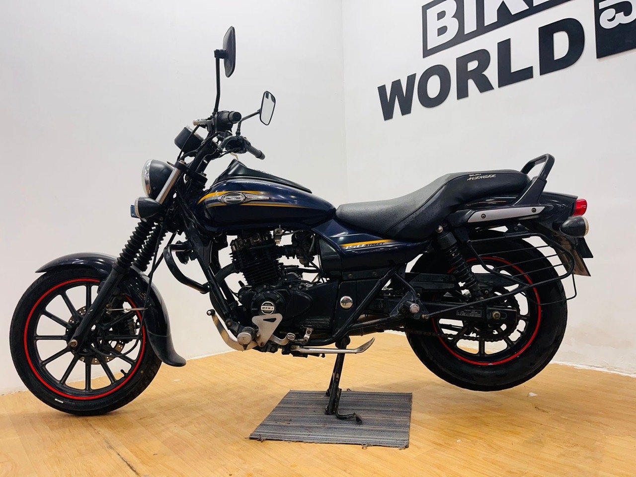 Bajaj Avenger/2016 Model view 5