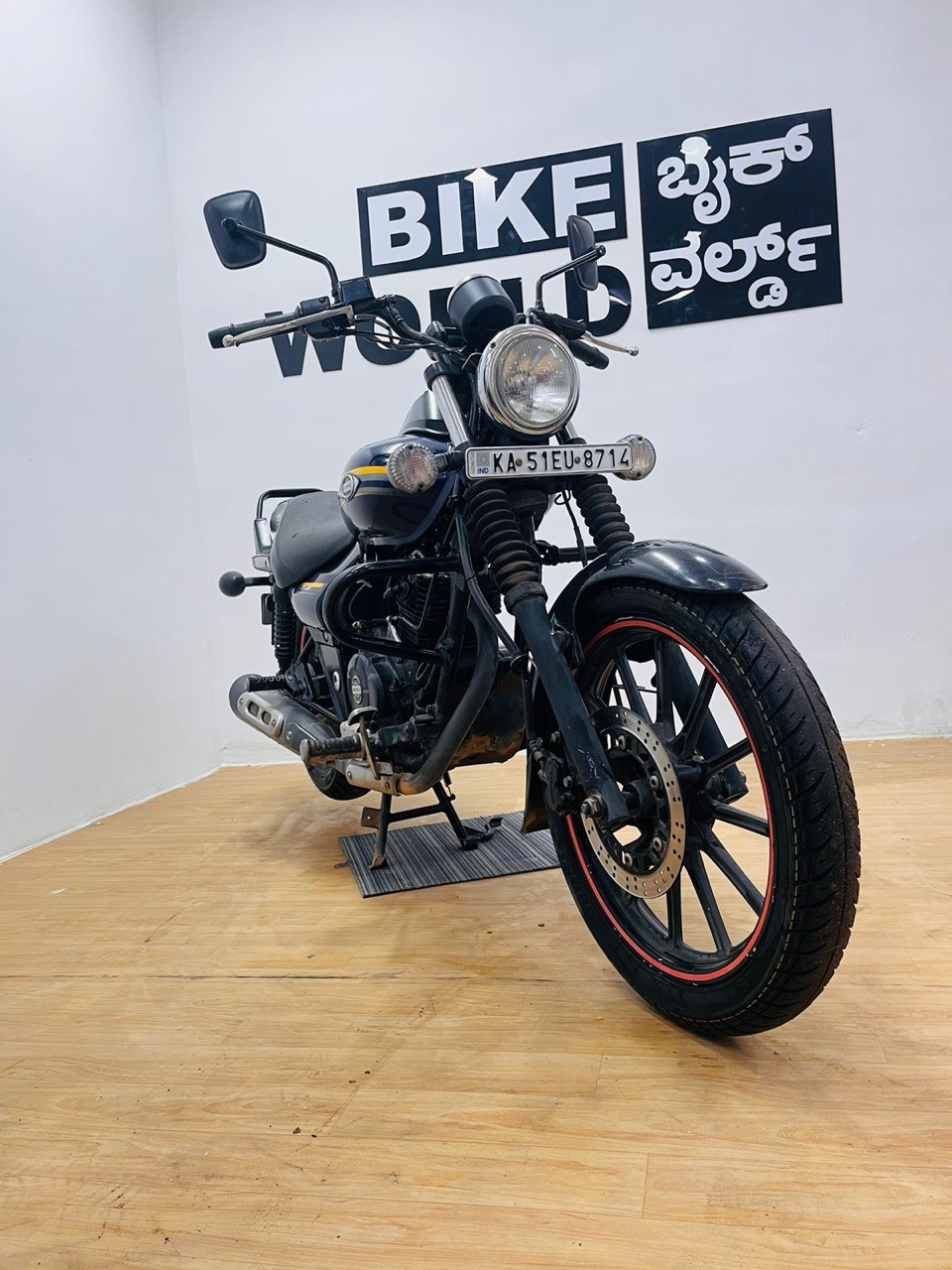 Bajaj Avenger/2016 Model view 2