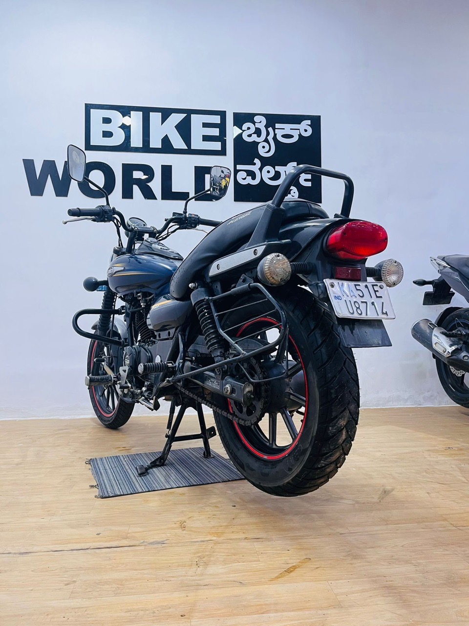 Bajaj Avenger/2016 Model view 6