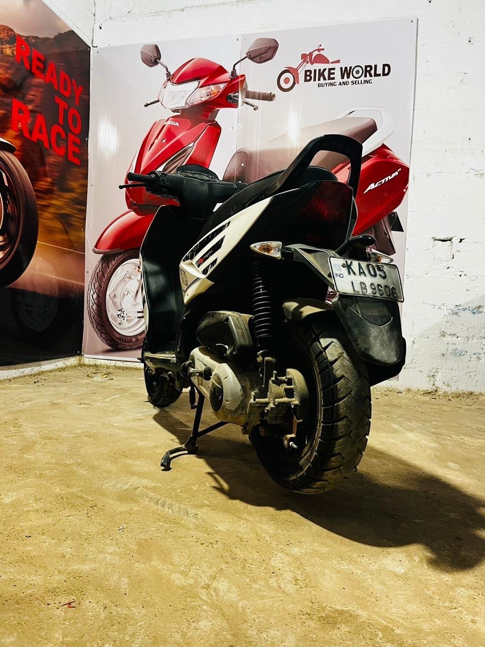 Aprilia Storm/2019 Dec view 8