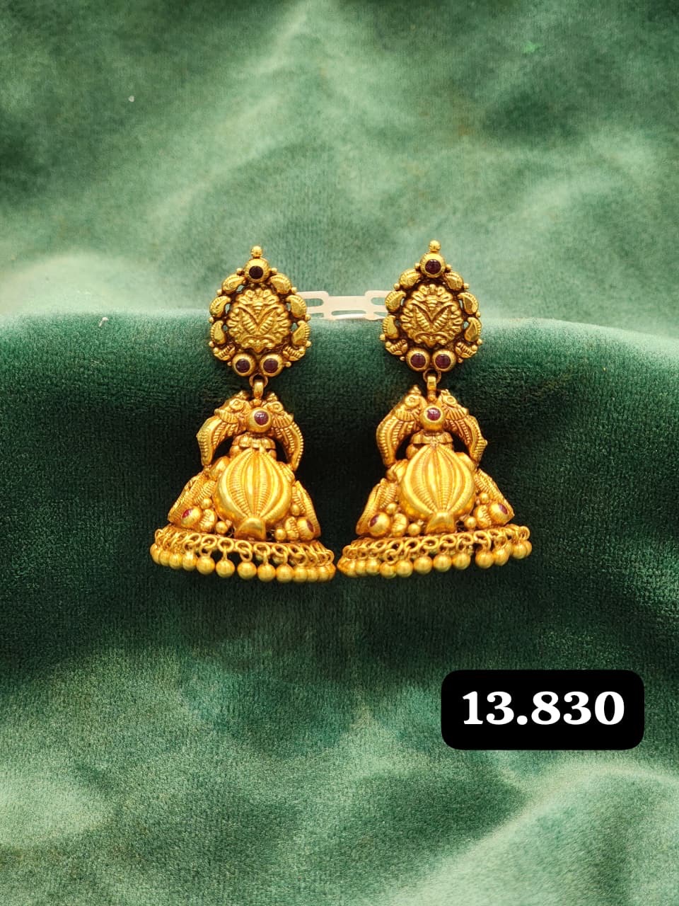 Traditional Gold Earring view 6