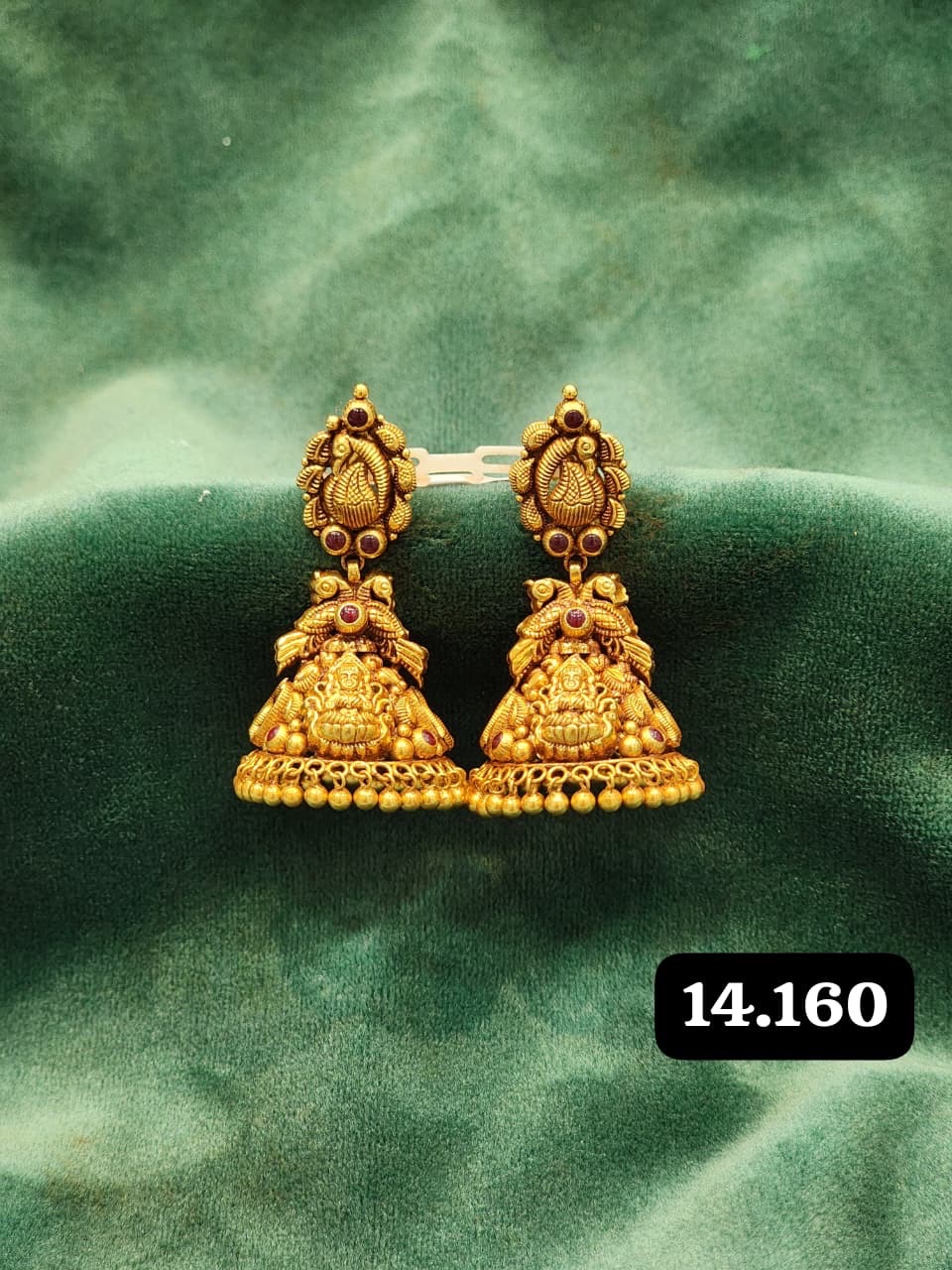 Traditional Gold Earring view 3