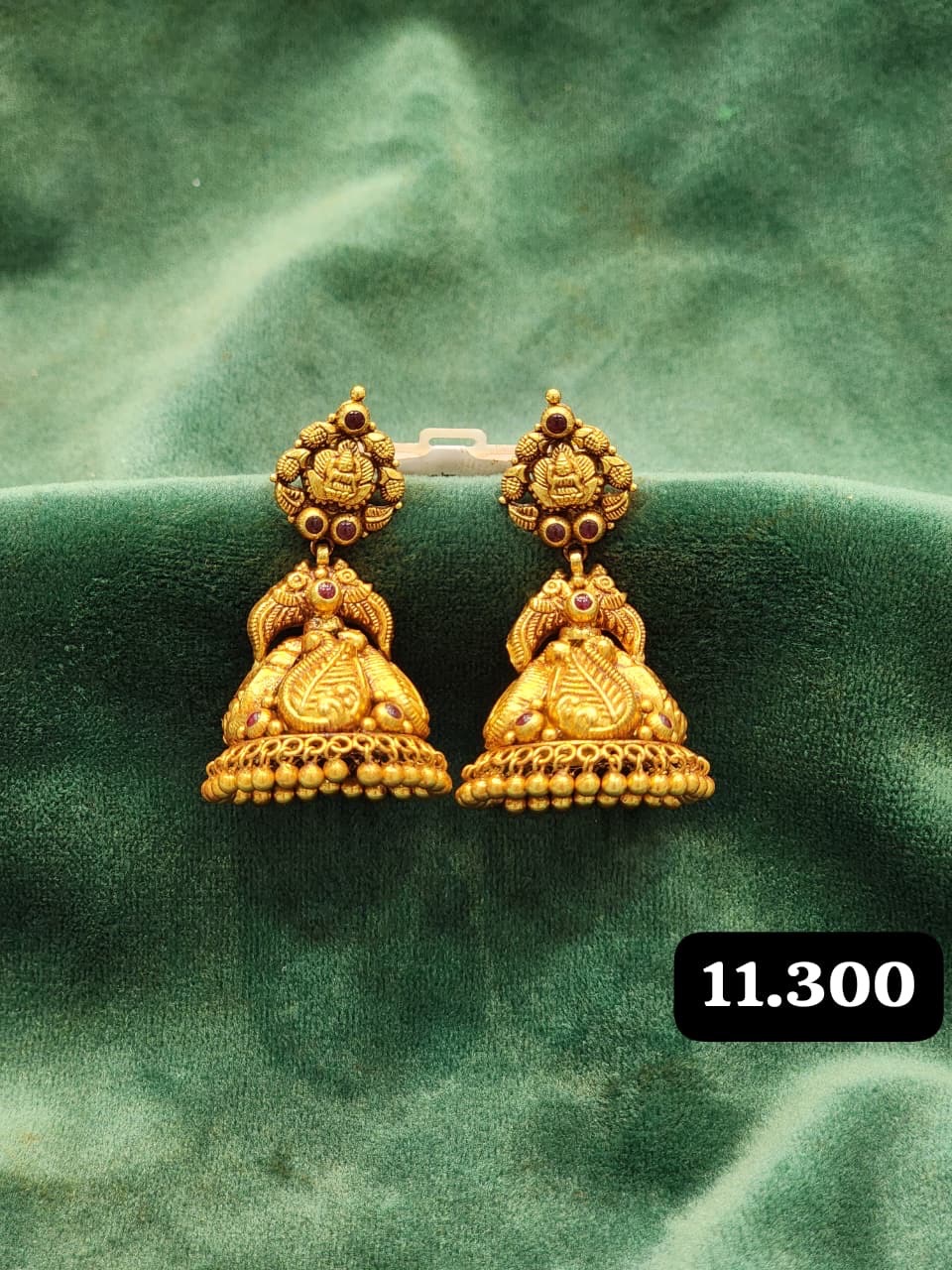 Traditional Gold Earring view 7