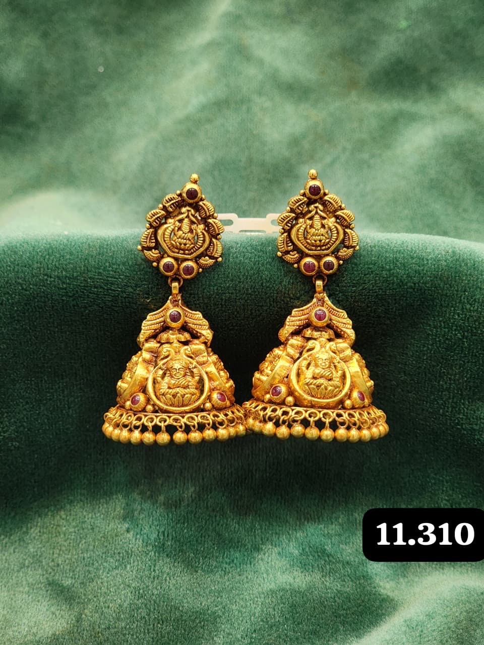 Traditional Gold Earring view 8