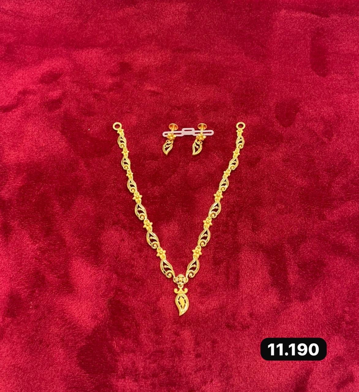 Casting Gold Necklace Set view 4