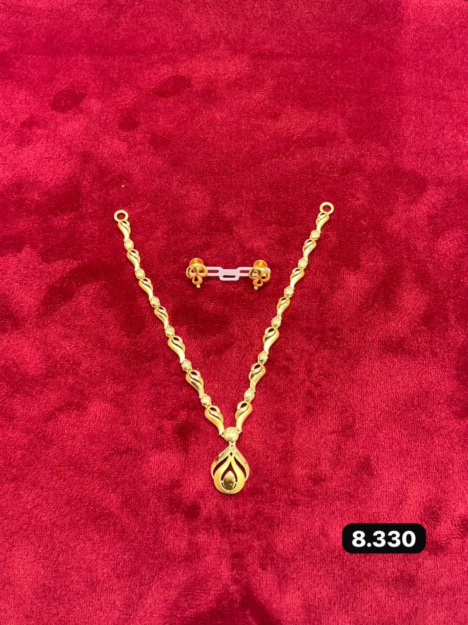 Casting Gold Necklace Set view 2