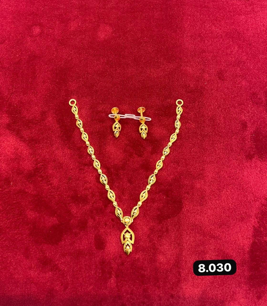 Casting Gold Necklace Set view 3