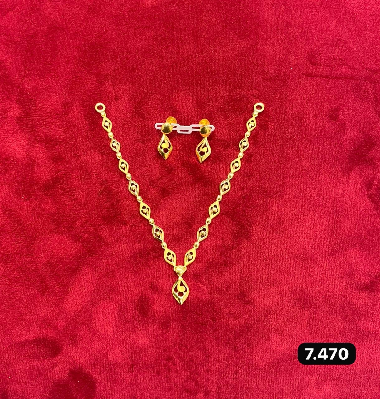 Casting Gold Necklace Set view 9