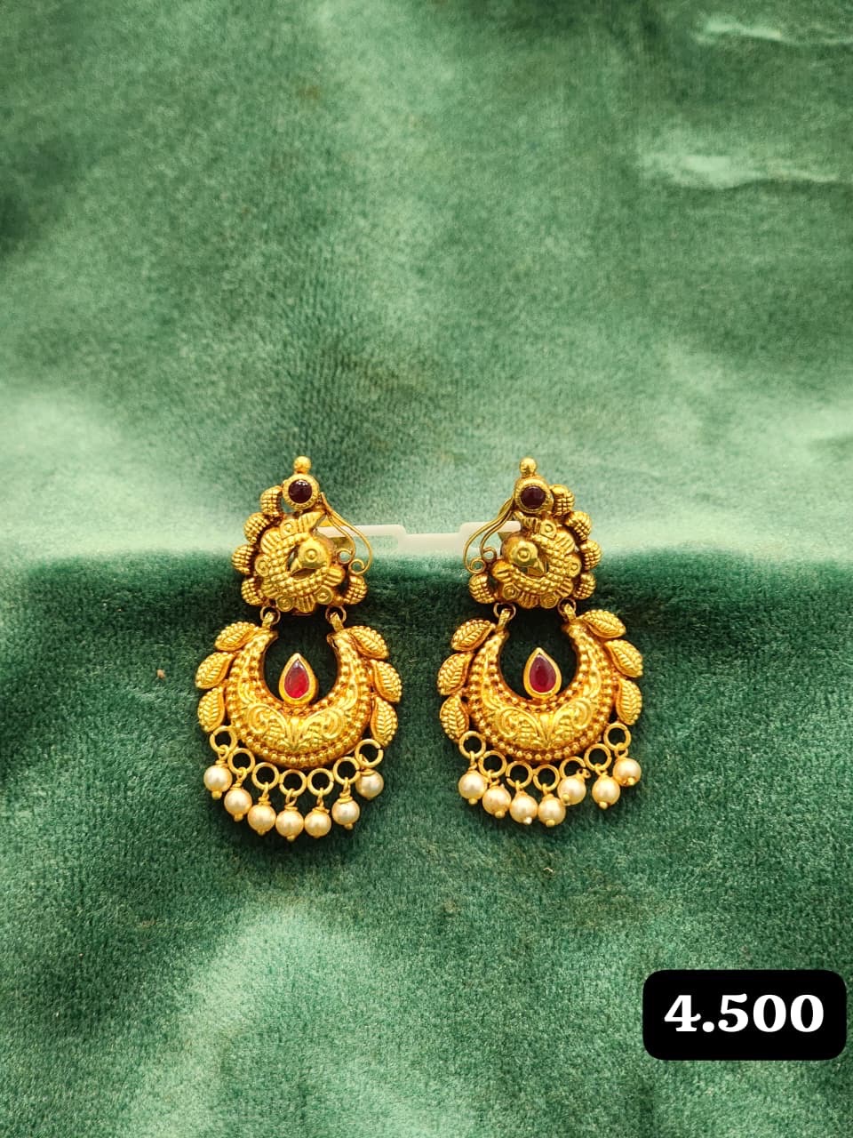 Gold Traditional Earrings view 6