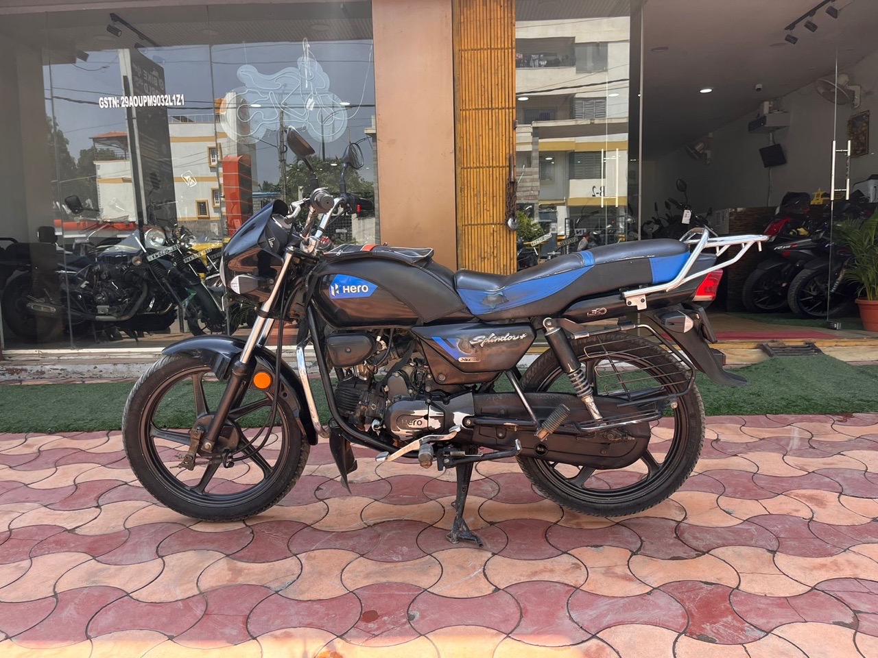 Hero  Splendor Plus/2023 Model view 4