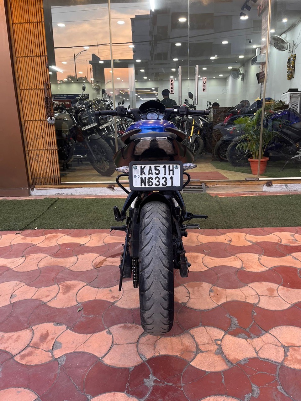 Bajaj Pulsar NS200/2020 Model view 9