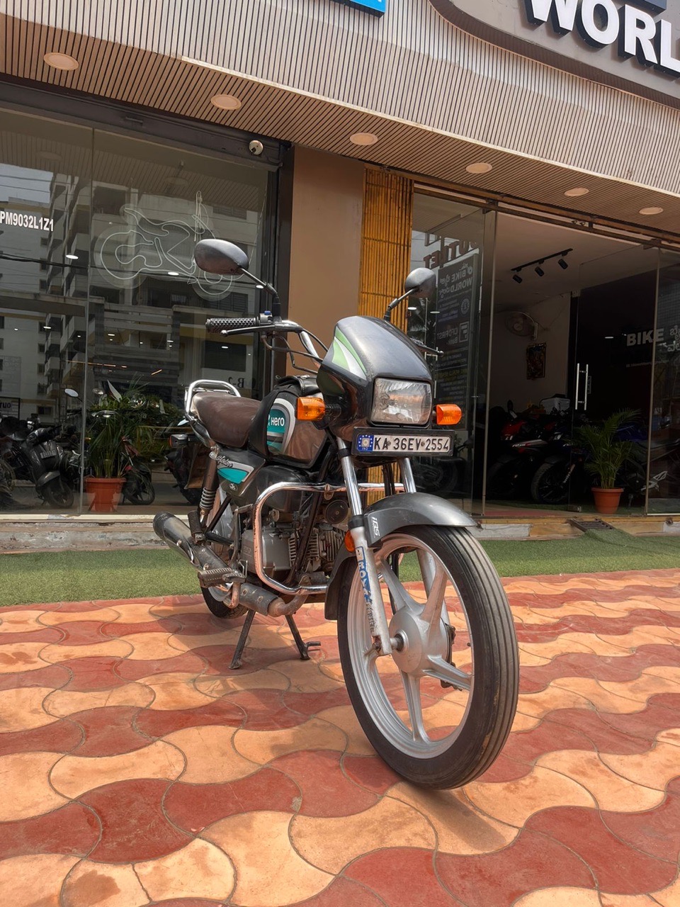 Hero Splendor Plus/2020 Model view 2