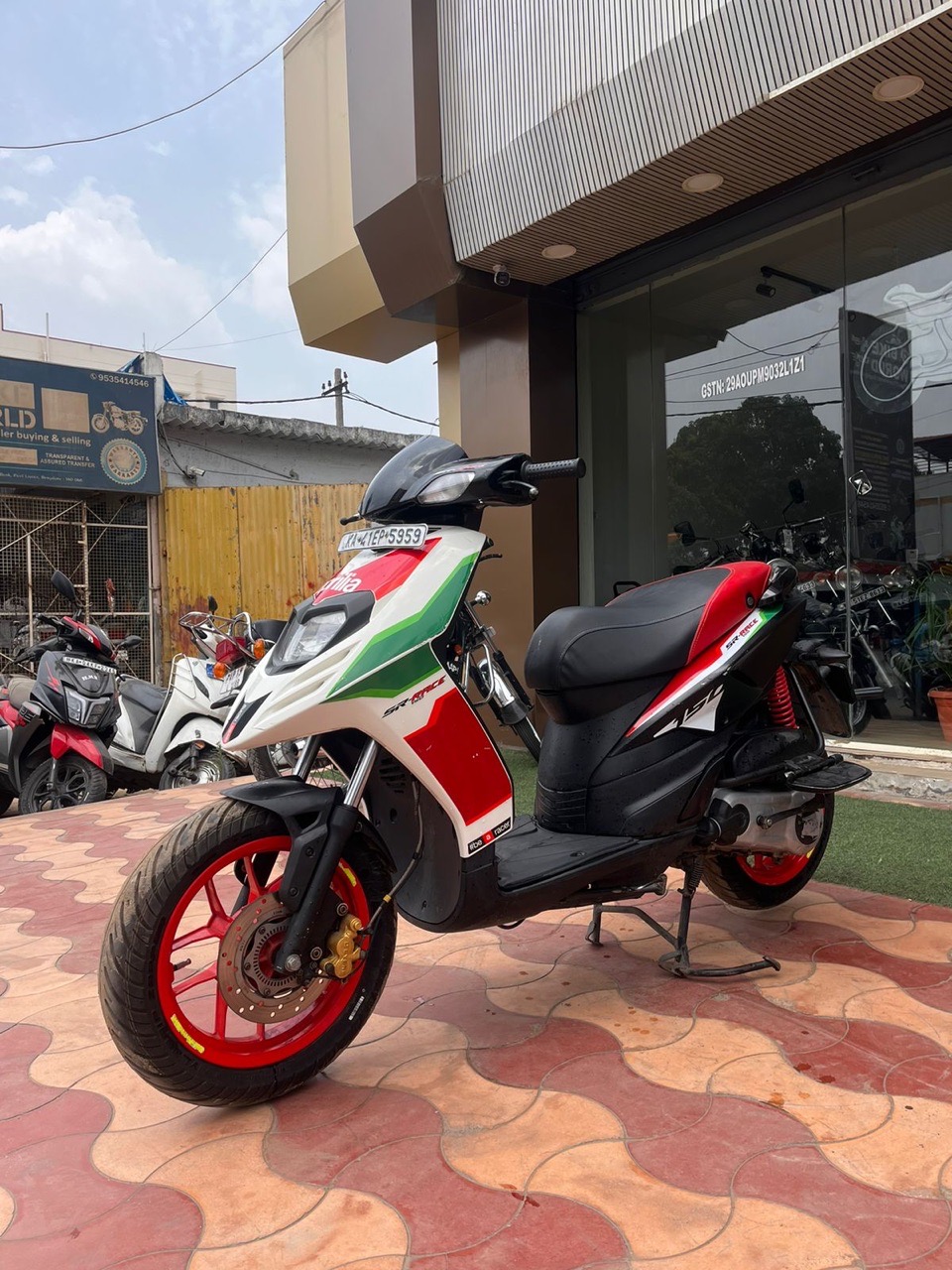 Aprilia SR 150/ 2019 Model view 3