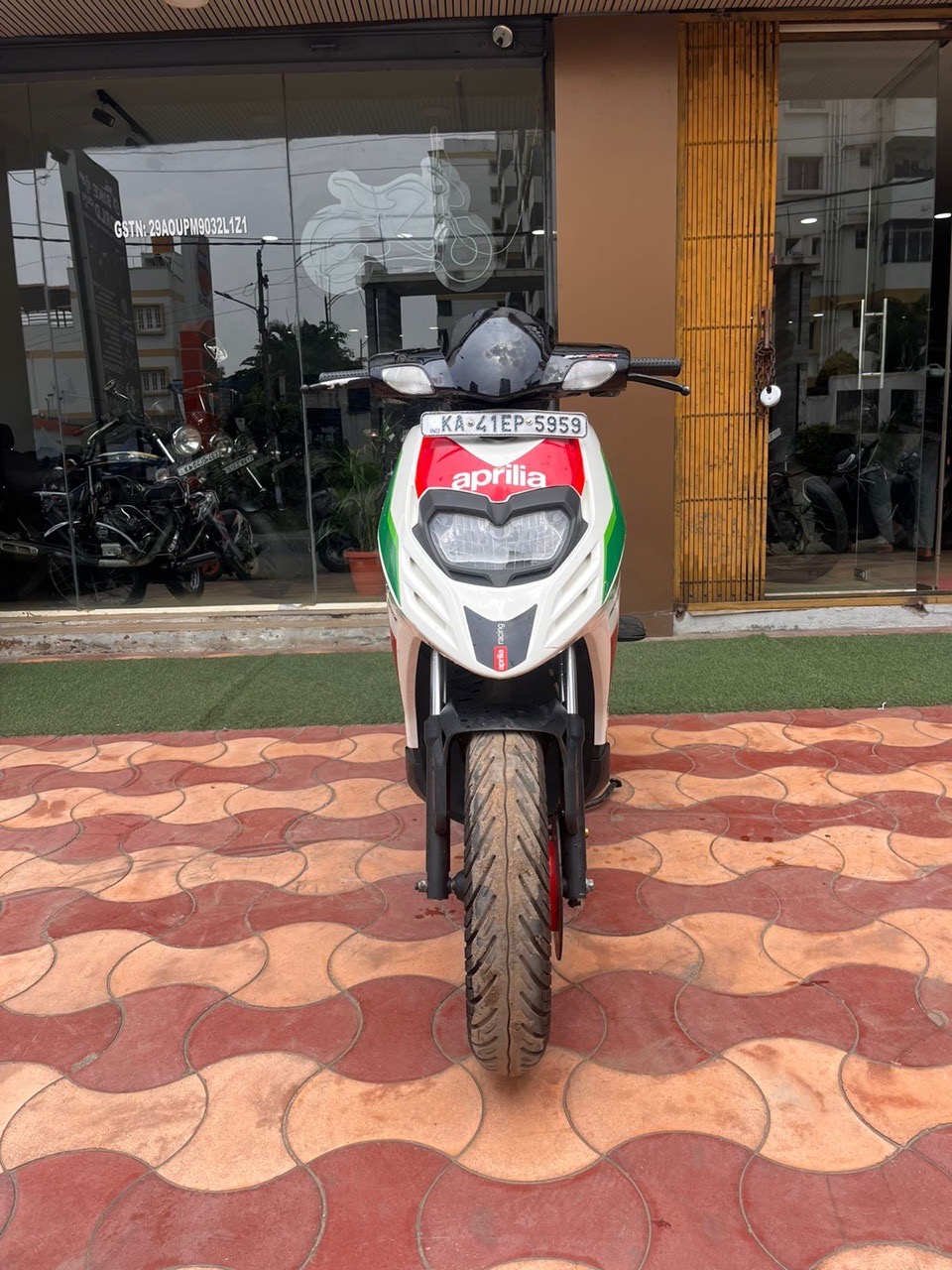 Aprilia SR 150/ 2019 Model view 4