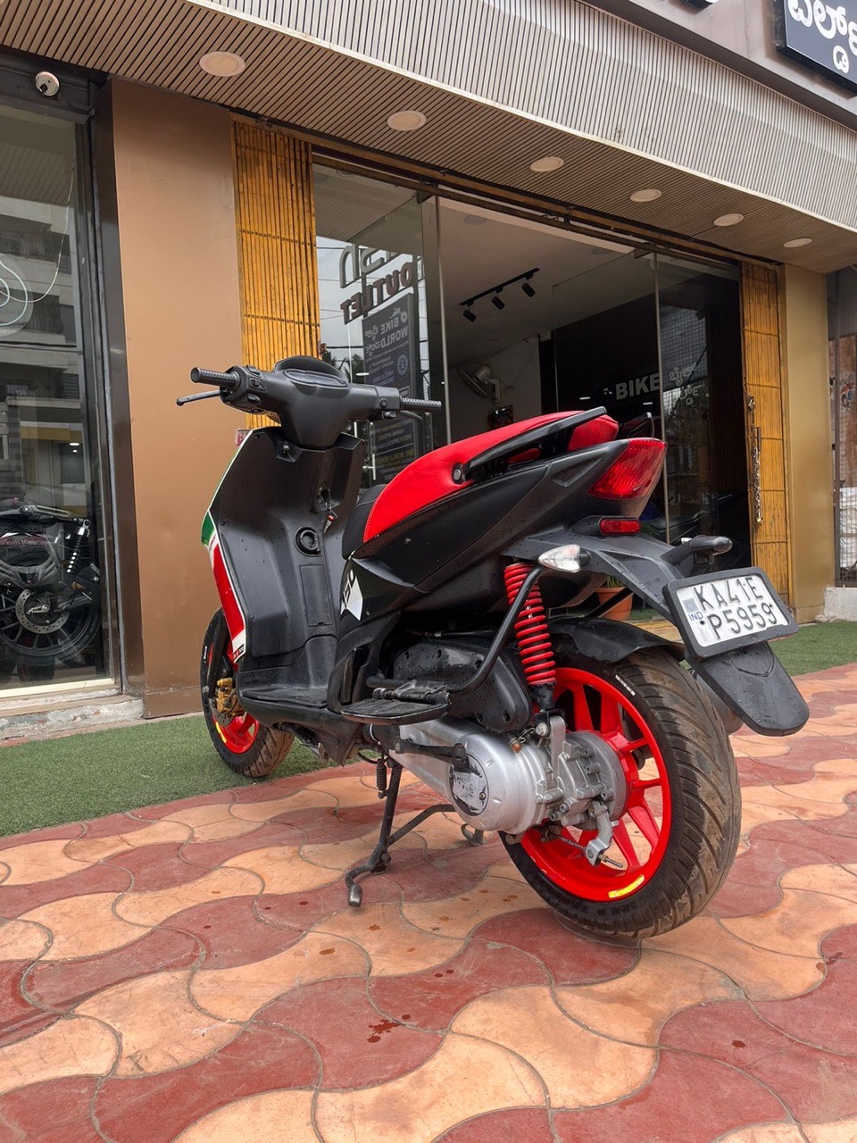 Aprilia SR 150/ 2019 Model view 7