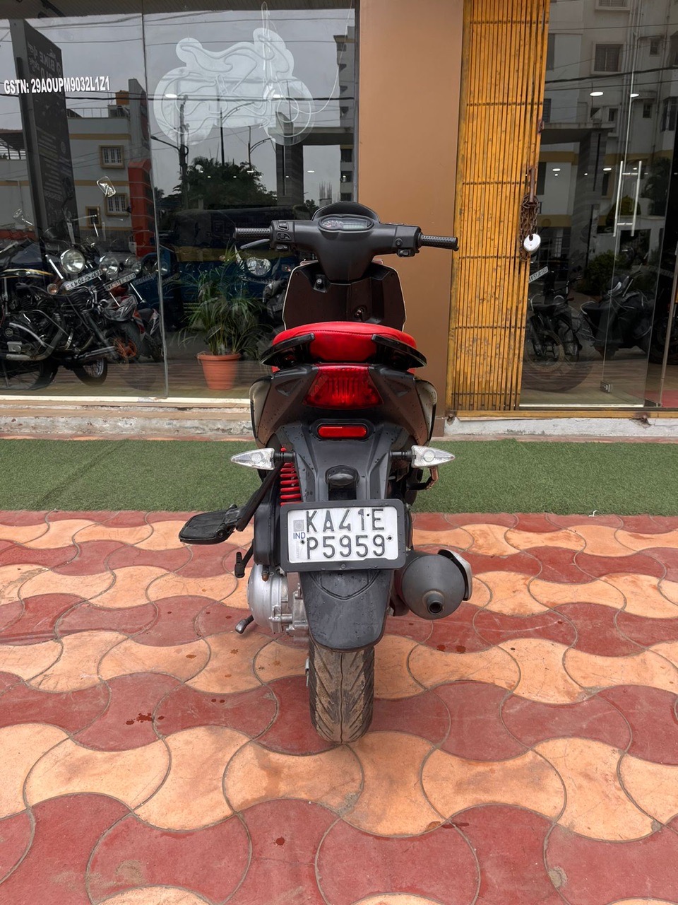 Aprilia SR 150/ 2019 Model view 9