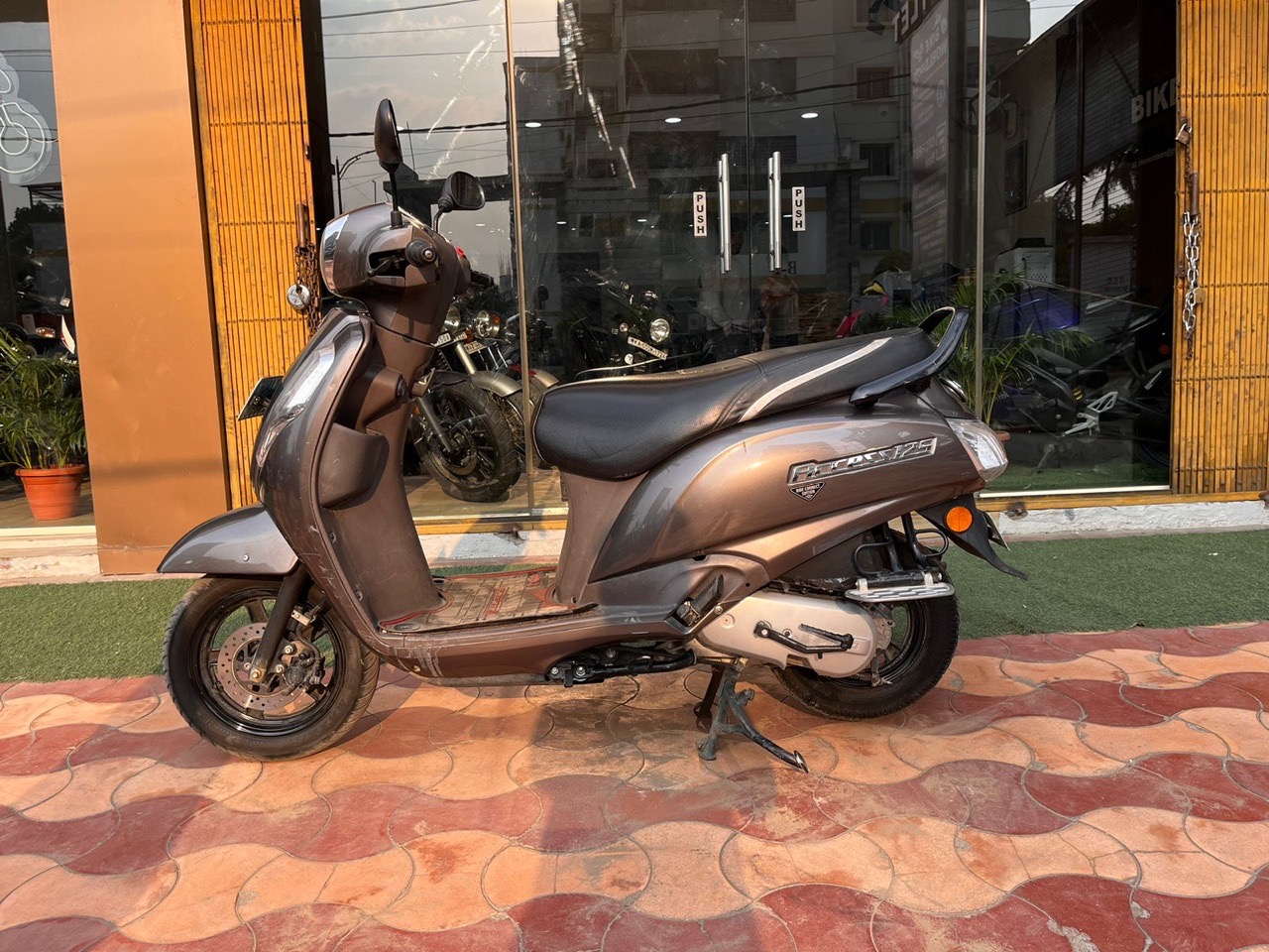 Suzuki ACCESS/2024 Model view 6