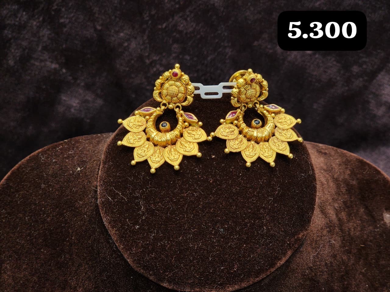 Traditional Gold Earri view 7