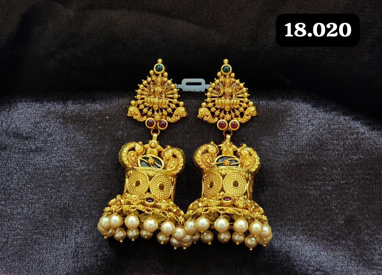 Traditional Gold Zhumka view 4