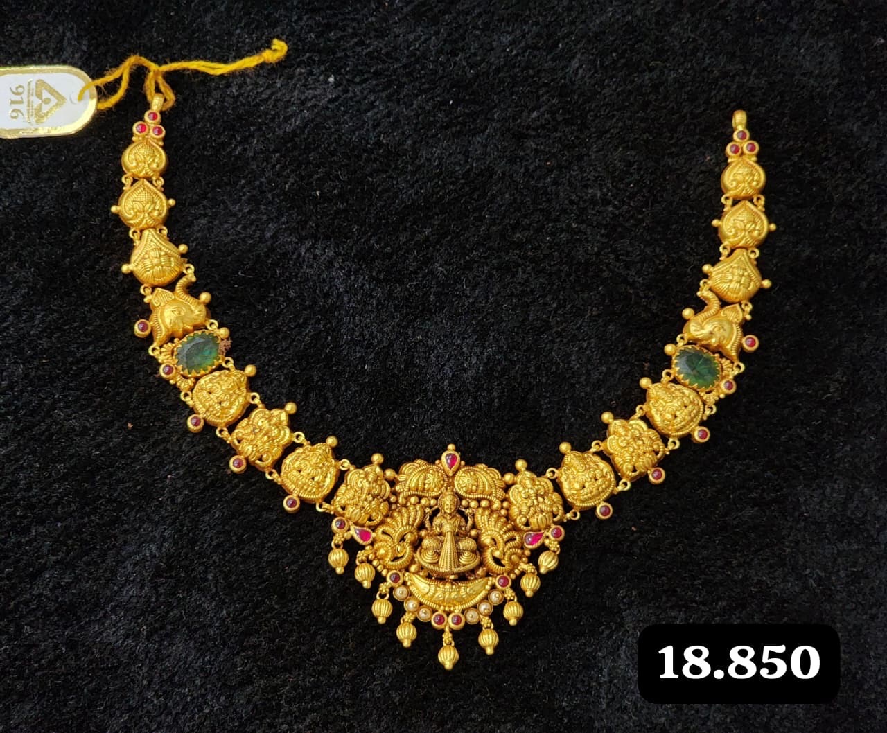 Traditiona Gold Necklace view 4