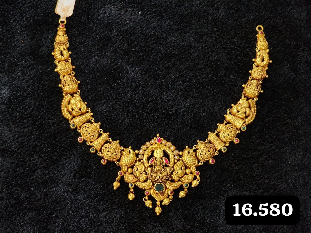 Traditiona Gold Necklace view 3
