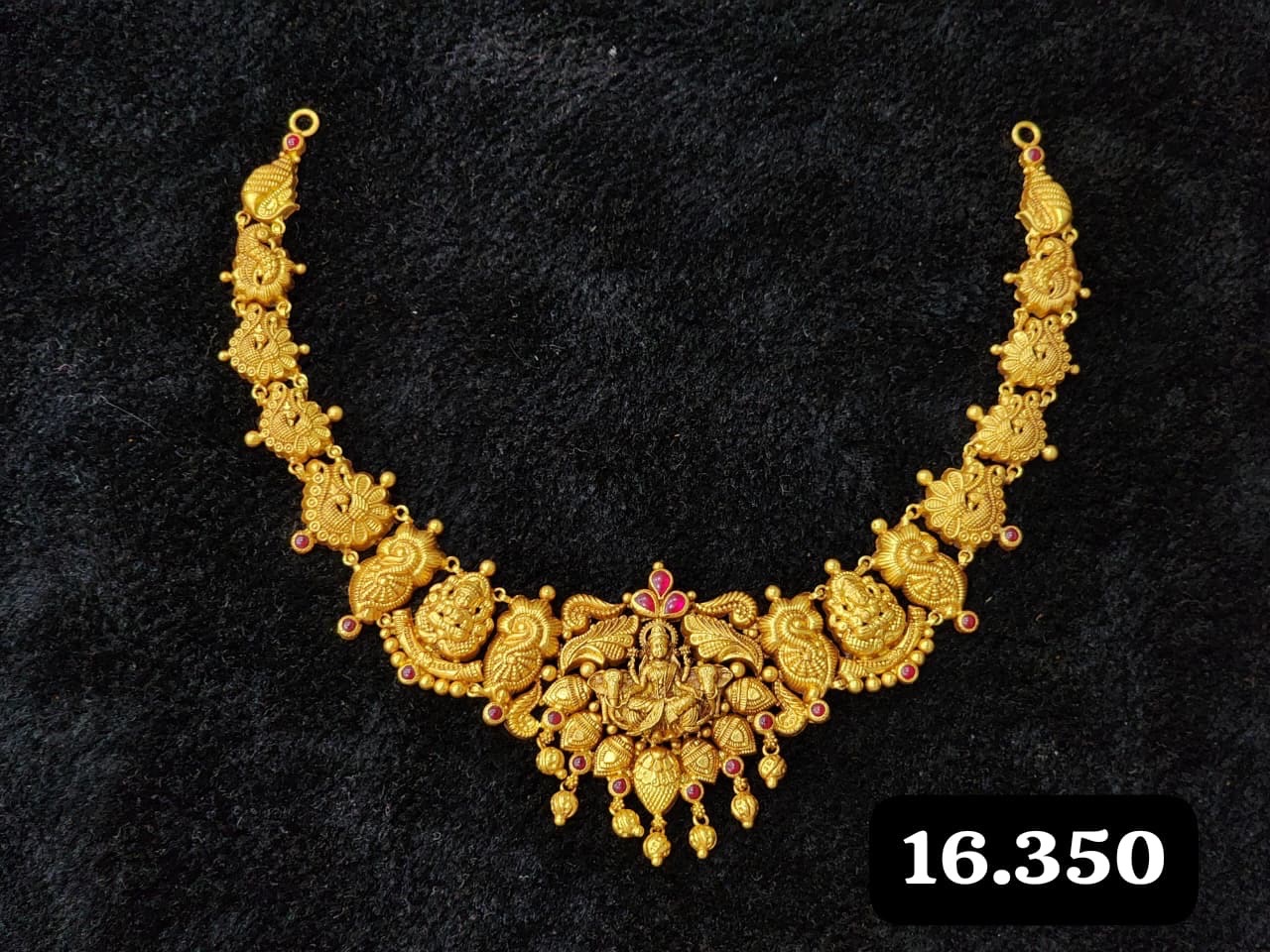Traditiona Gold Necklace view 8
