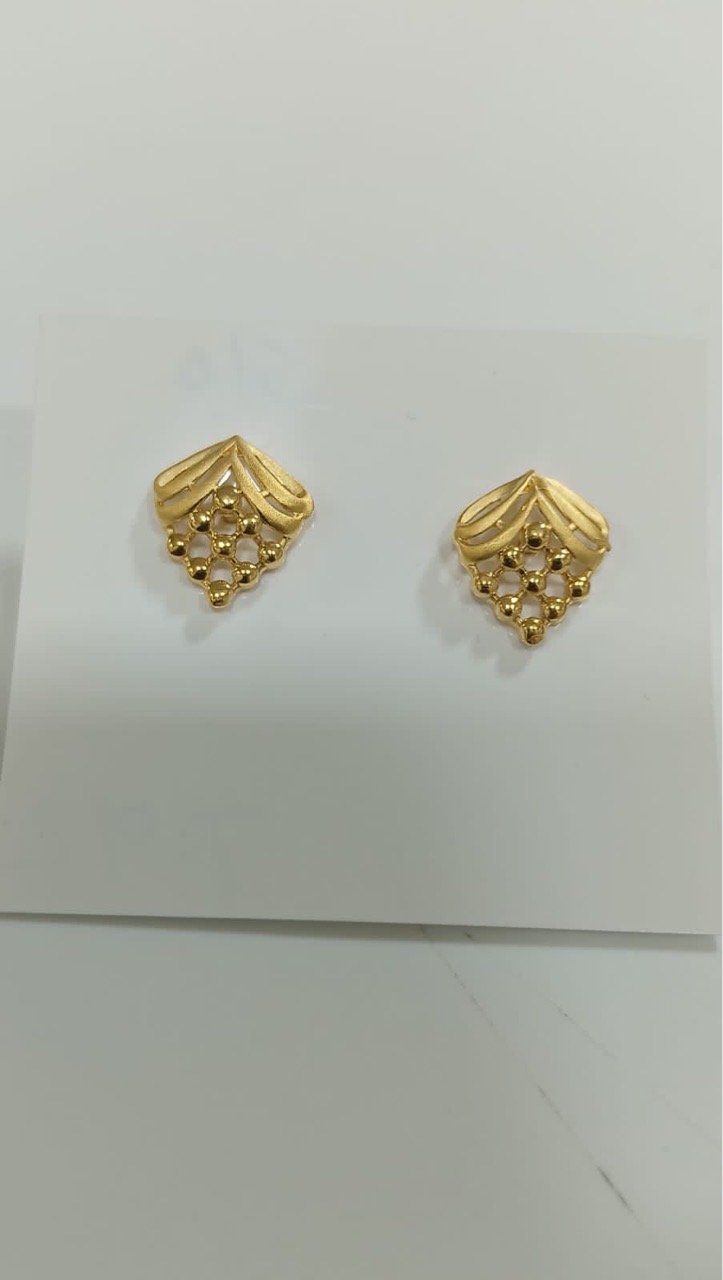 Gold Leaf Design Earrings view 3