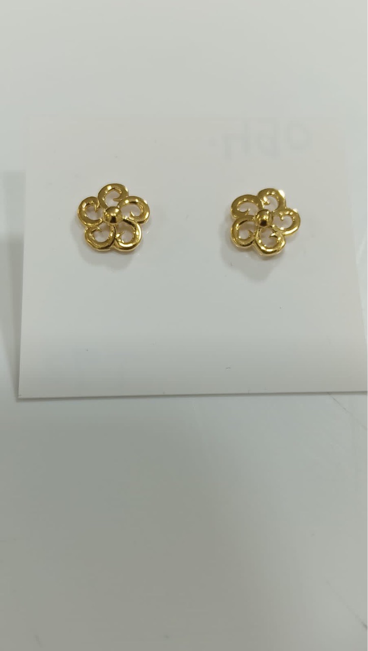 Leaf Design Earrings view 7