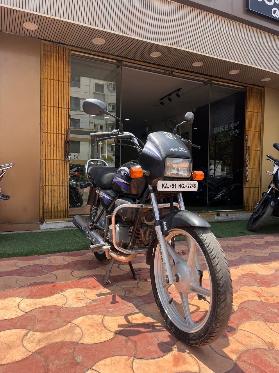 Hero  Splendor/ 2019 Model view 2