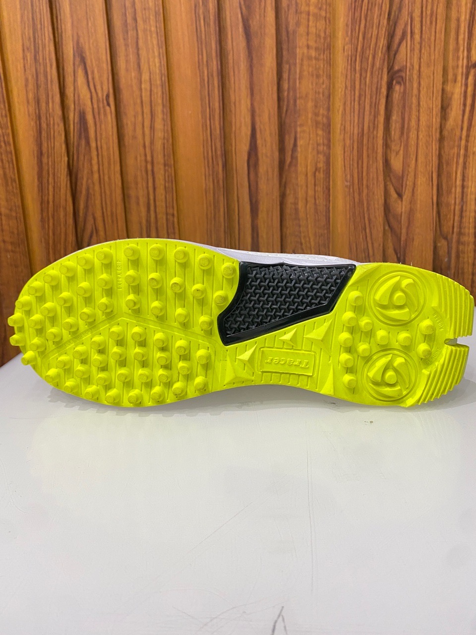 Trekker Cricket Shoes view 5
