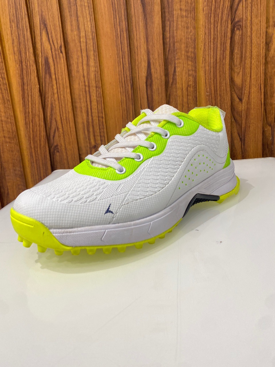 Trekker Cricket Shoes view 4