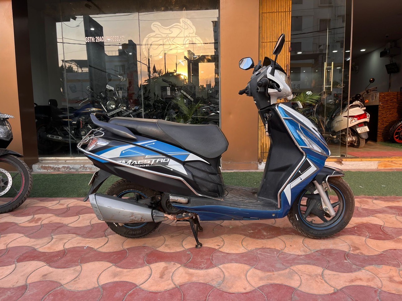 Hero Maestro Edge/2019 Model view 4